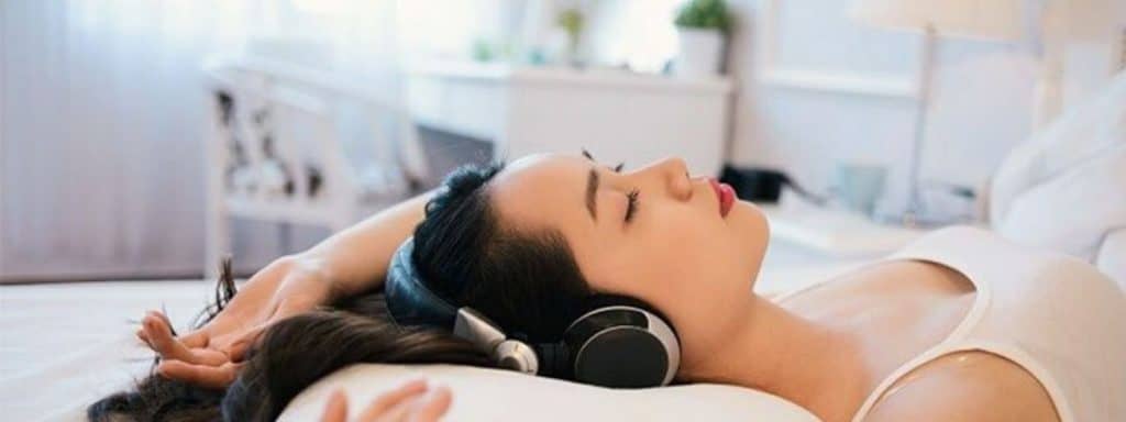 How to sleep with headphones